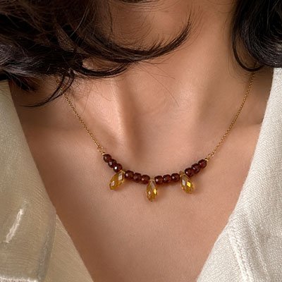 Garnelle Drop necklace